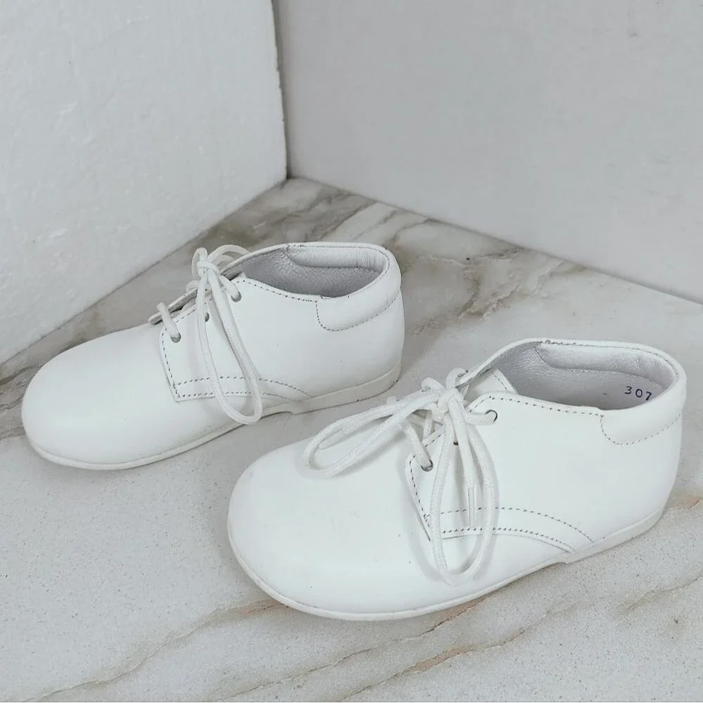 Tip Top White Infant Baby Walker Shoes, Sz 6